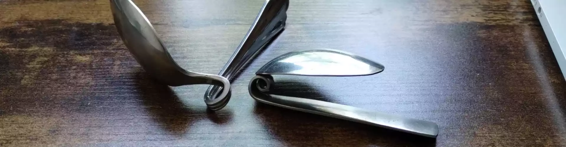 Spoonbending – Ein Workshop zum Biegen der Realität