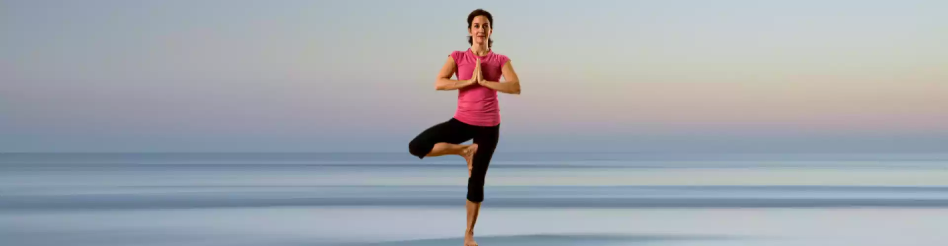 Yoga para sa Balanse at Katatagan - Online Class by Cassaundra Paolini